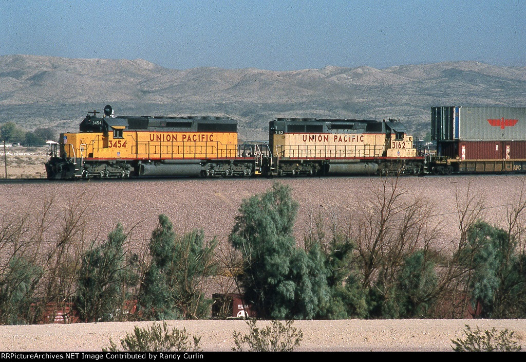 UP 3454 near Barstow